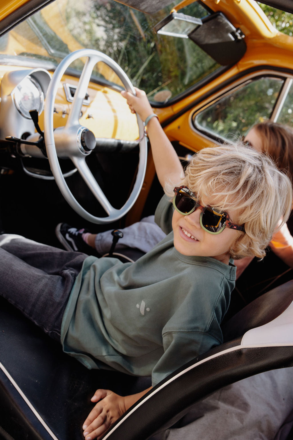 Hello Hossy Kindersonnenbrille Koody Craky in Khaki