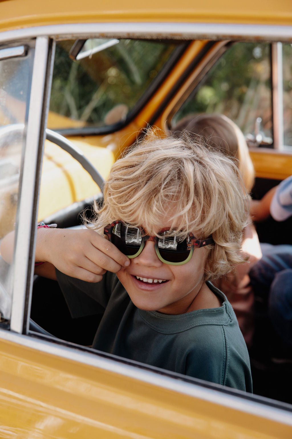 Hello Hossy Kindersonnenbrille Koody Craky in Khaki