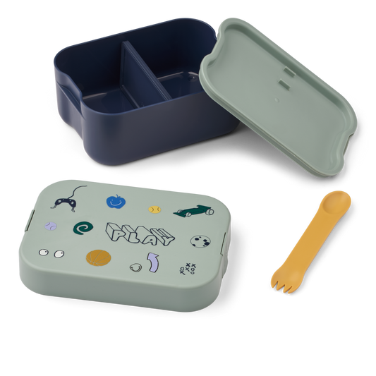 Lunchbox Kamil von Liewood in Play Dusty peppermint Print geffnet mit viel Platz