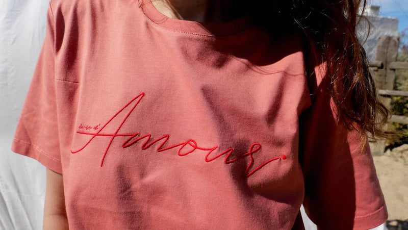 Tajinebanane Still-Shirt Amour