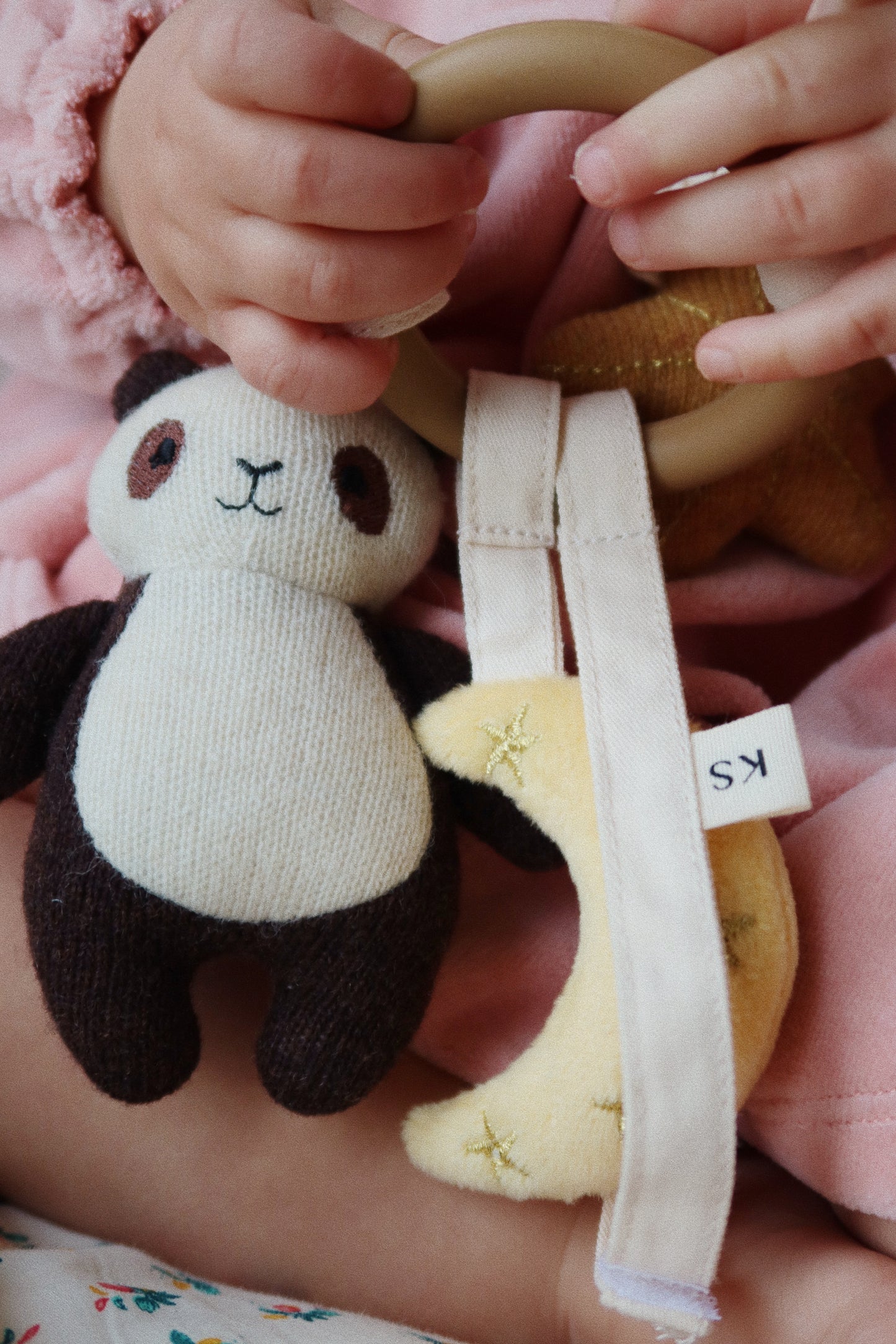 Activity toy teething ring 🐼