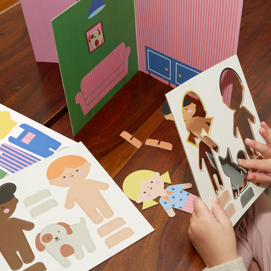 Attacca e gioca a casa delle bambole