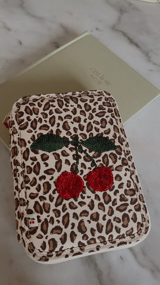 3-Fach Federmäppchen Clover 🐆🍒 befüllt