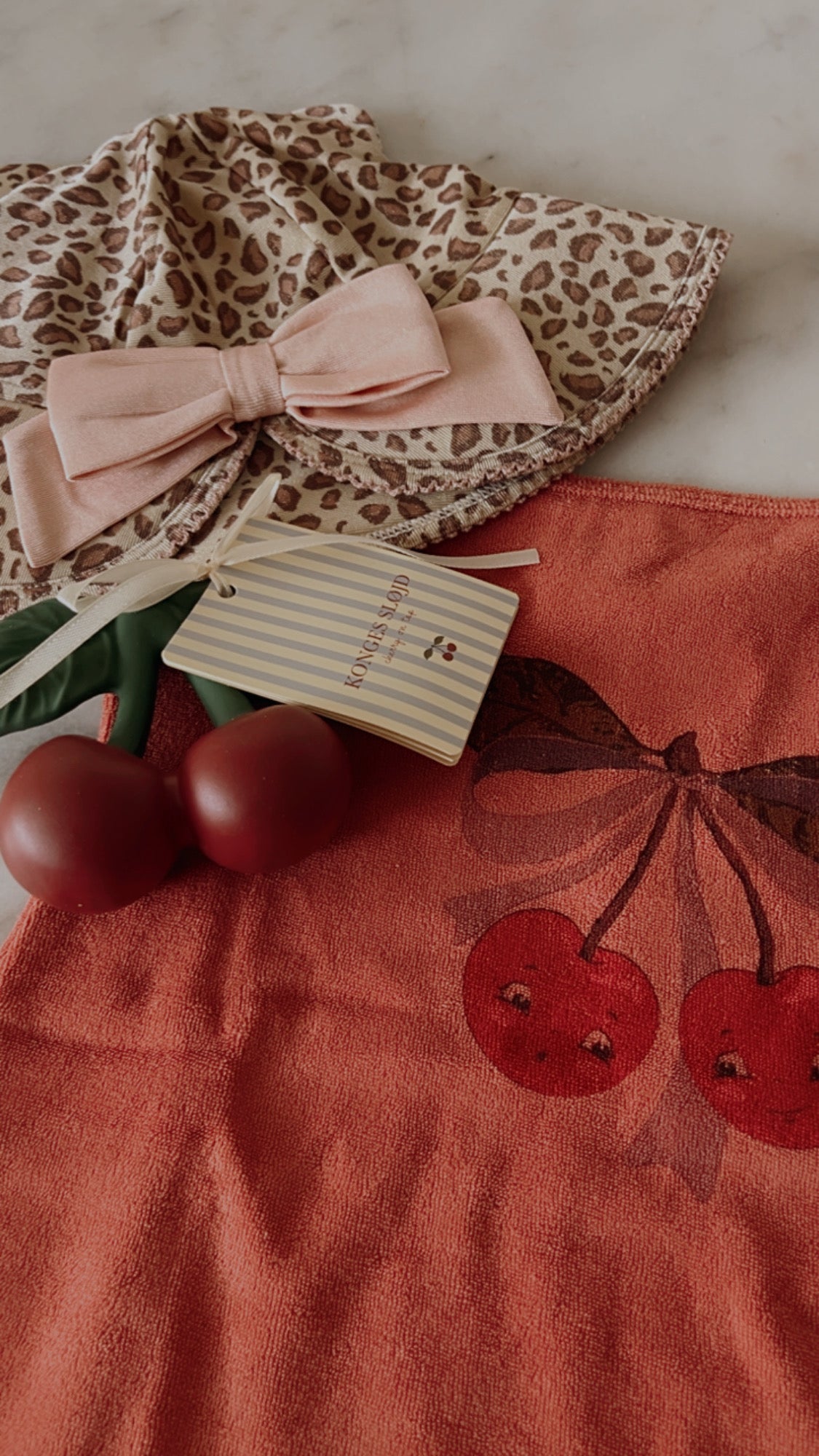 Cherry Teether Kautschuk Spielzeug 🍒