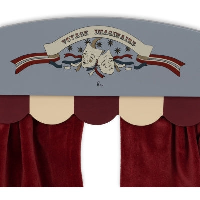 Puppentheater aus Holz mit Samtvorhang