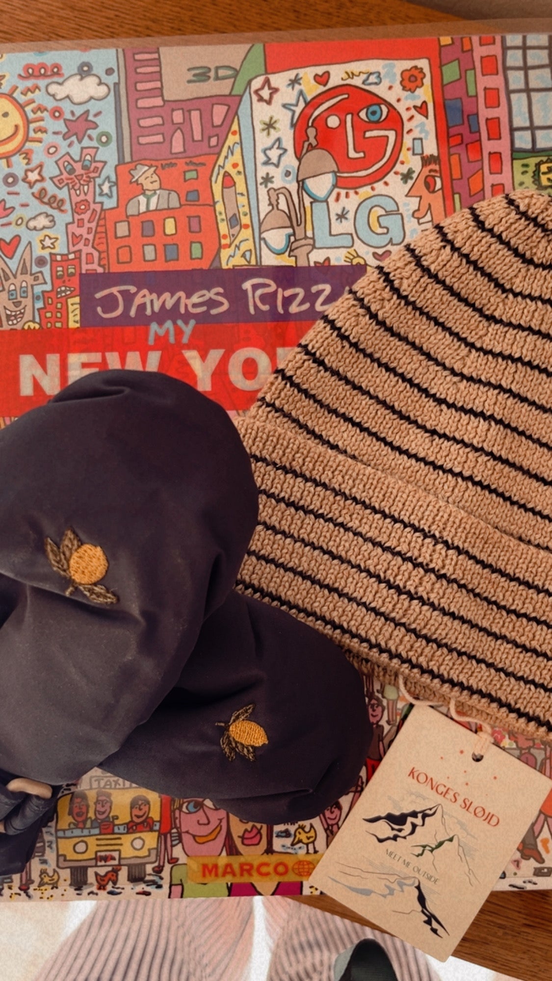 Nohr Fäustlinge Indigo Lemon mit Louli Merino Mütze Moos