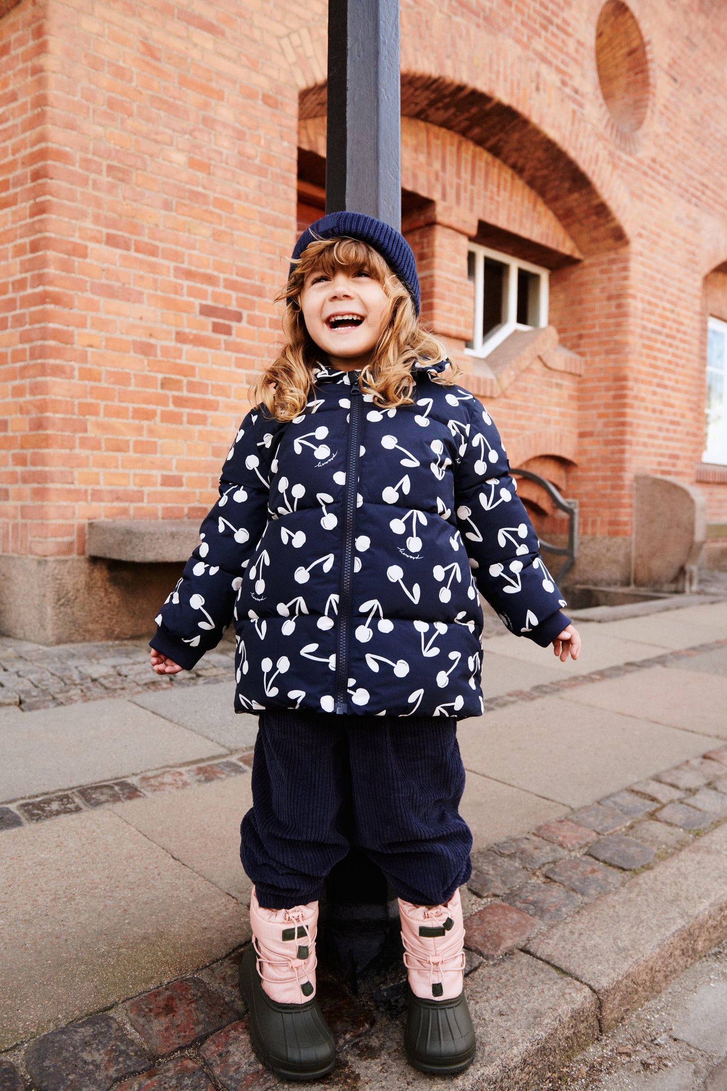 Anemone Long Jacket 🍒 mit Kirschmuster 116-134