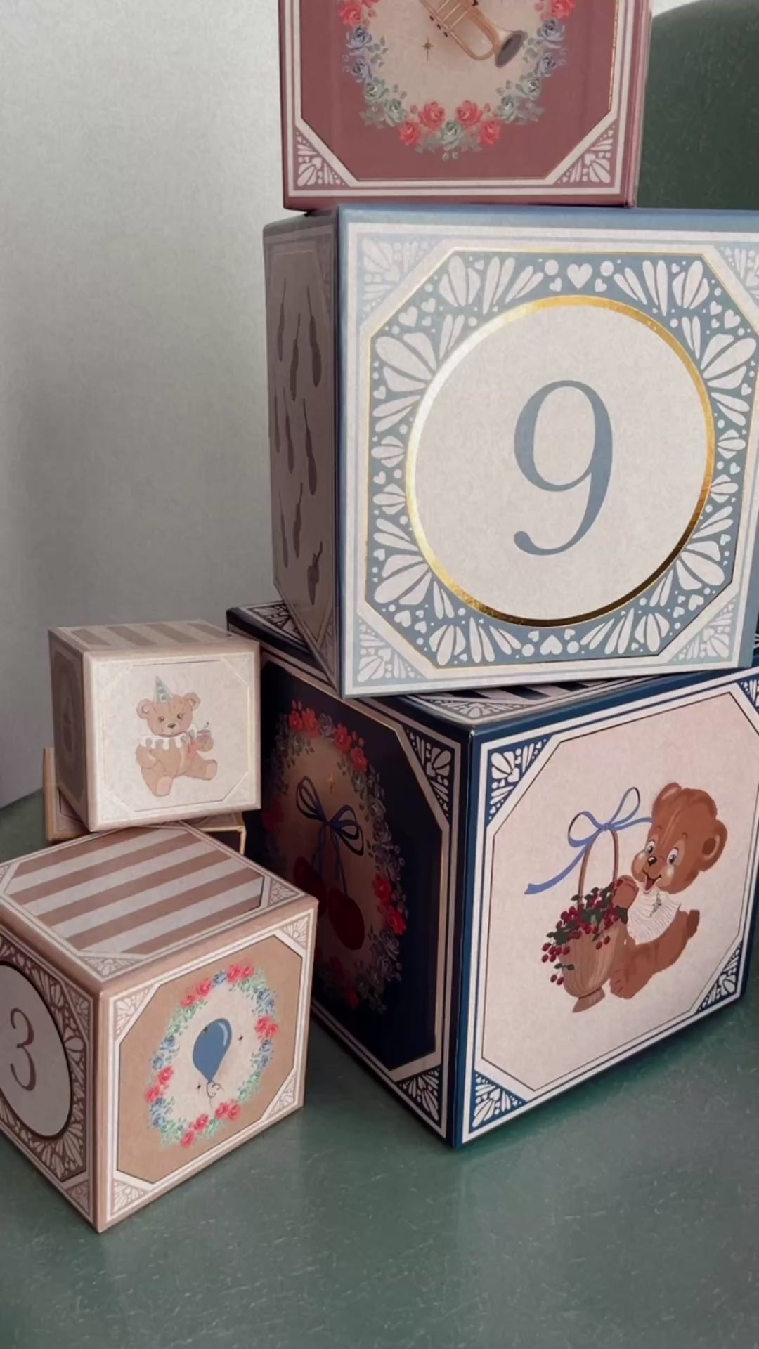 Video Stapelturm Konges Sløjd Details