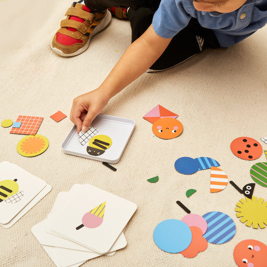Magnetic shapes game